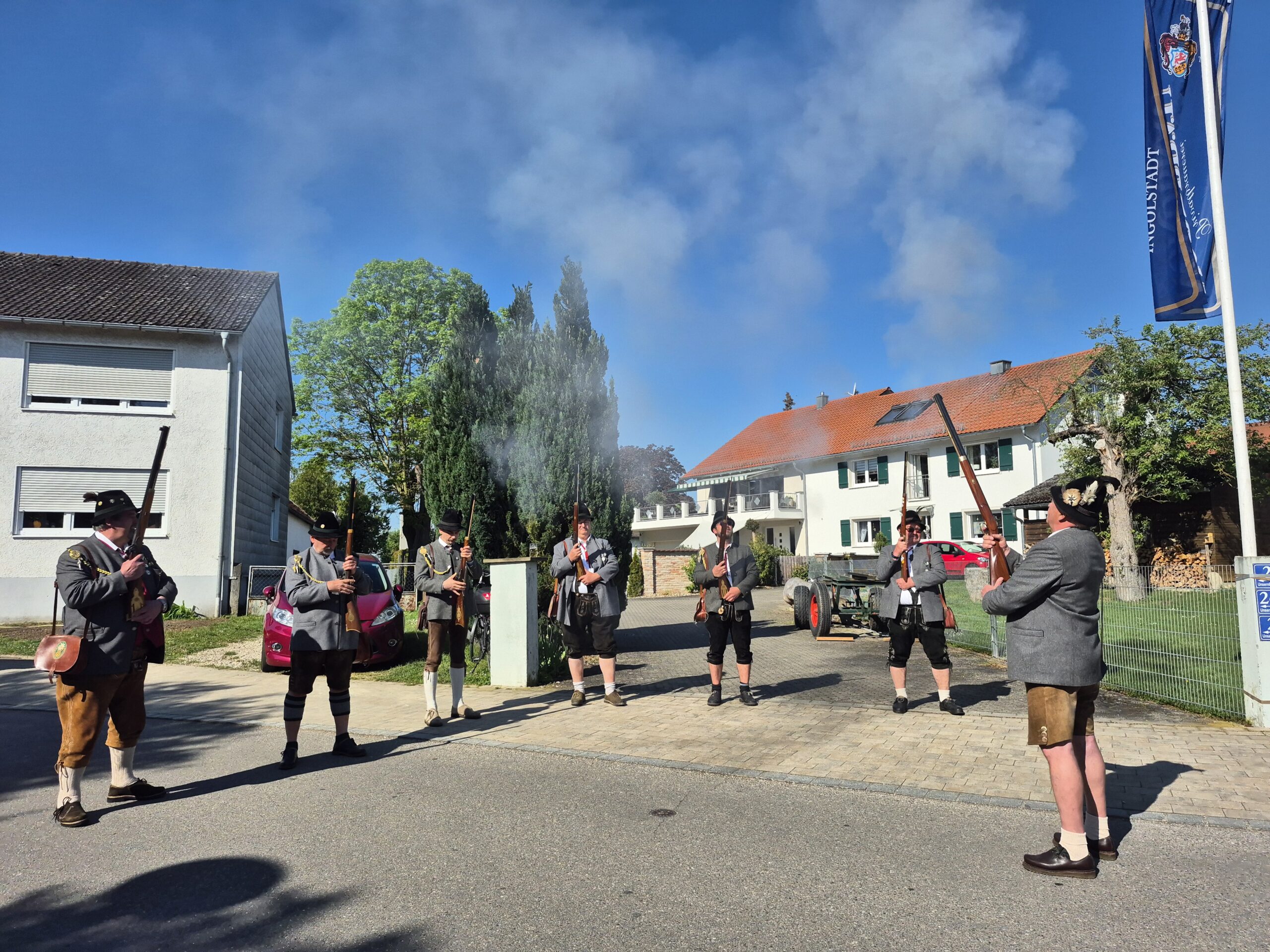 Salut zum Maibaum